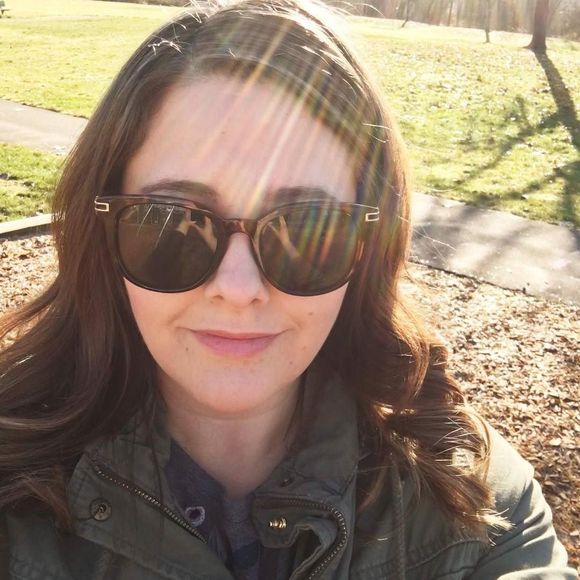 Meet your Posher, Amy - Picture 1 of 1